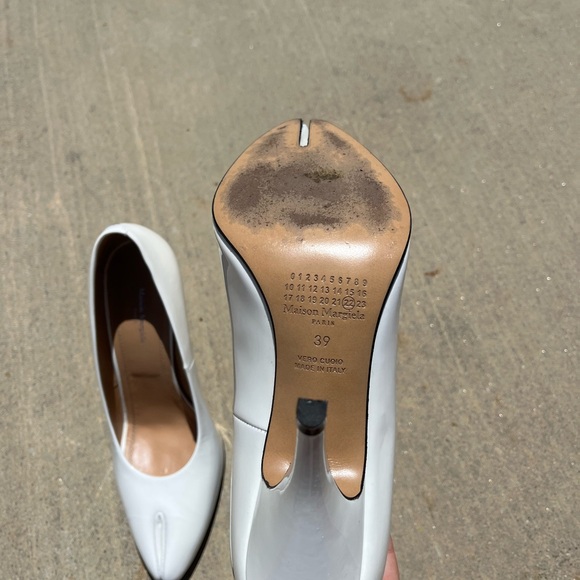Maison Martin Margiela Women's White Leather Pumps - Picture 11 of 16